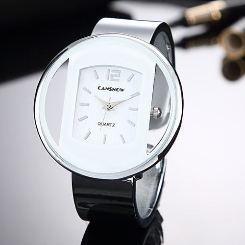 Montres-Bracelets à Quartz pour Femmes, Or et Argent, A sortie avec Robes de Dames, Nouvelle Mode 2023 Marque de Luxe