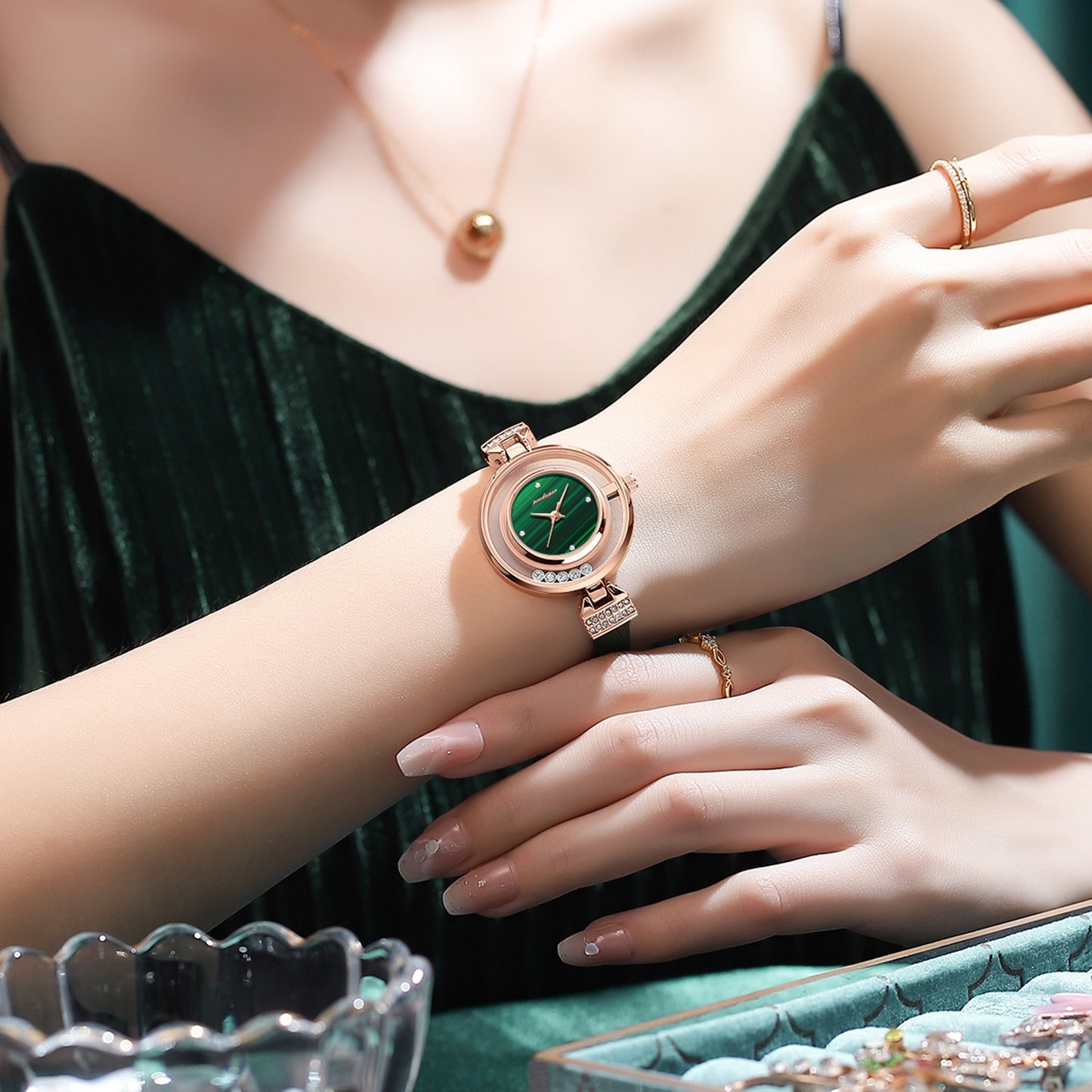 Montre de Luxe en Cuir et Diamants pour Femme, Verte, Étanche, de Haute Qualité, Design modern