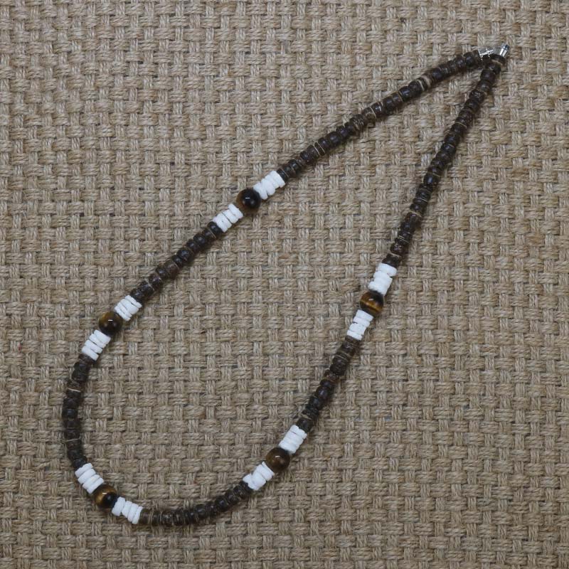 Collier ethnique en coquillage de noix de coco pour homme - Artisanat unique et élégant