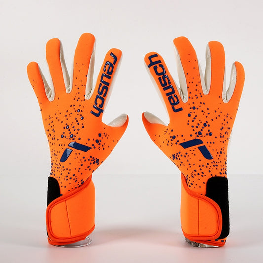 Des gants de gardien de but de football professionnels pour une protection optimale des mains lors de l'entraînement avec un ballon de soccer. Des gants durables, anti-dérapants et résistants pour une performance de haut nive